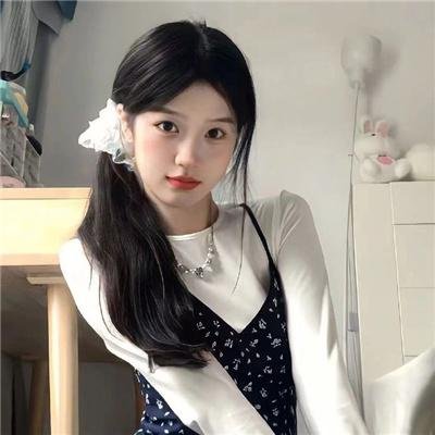 她的一生海报